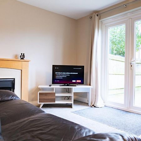 Entire 4 Bed Cosy Luxury Spacious House Huntingdon Buitenkant foto