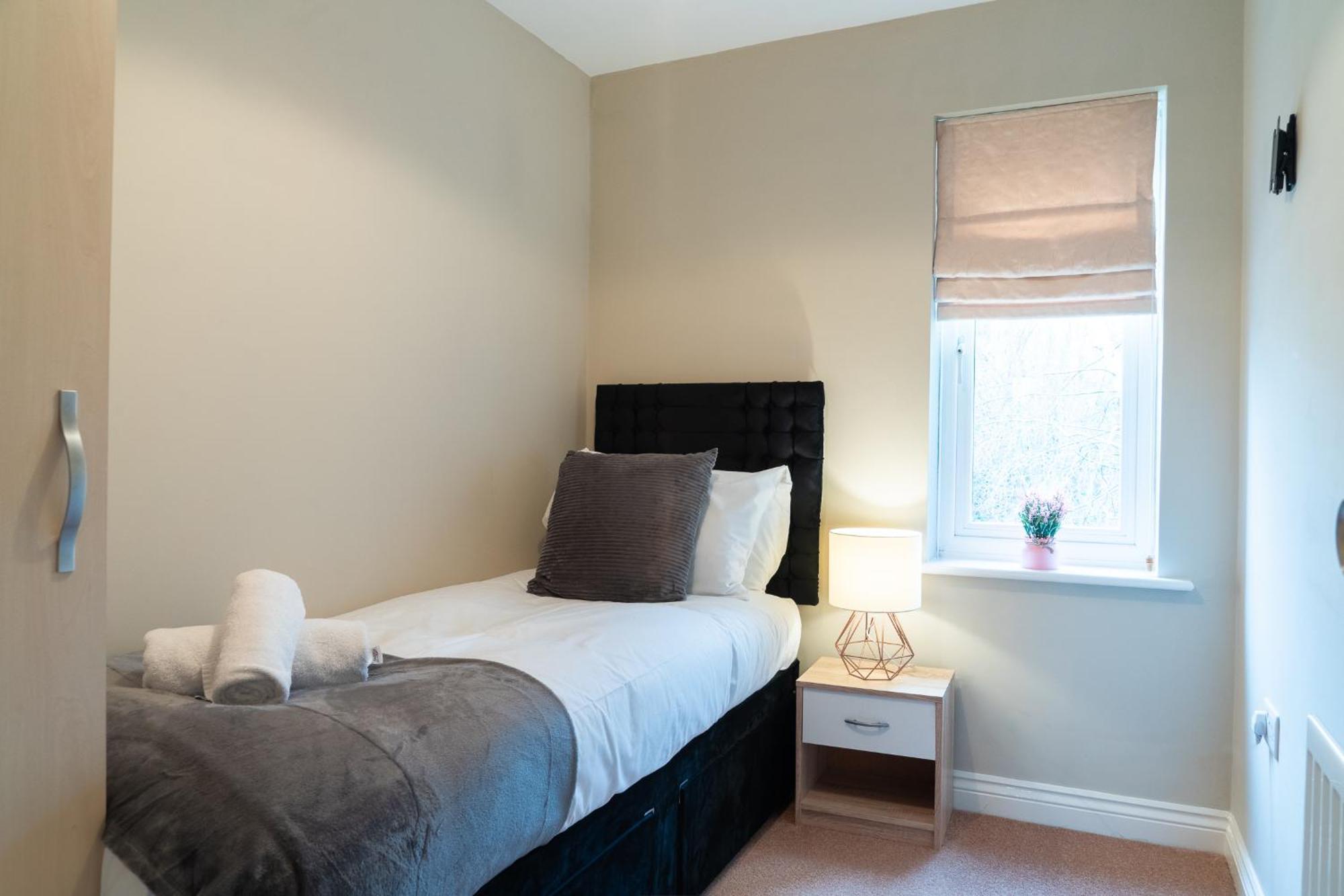 Entire 4 Bed Cosy Luxury Spacious House Huntingdon Buitenkant foto