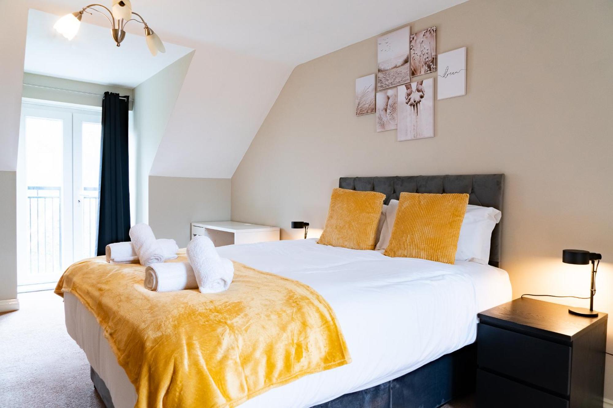 Entire 4 Bed Cosy Luxury Spacious House Huntingdon Buitenkant foto
